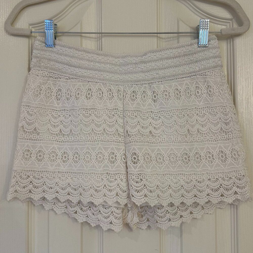 Jolt - White - Crochet Scalloped Shorts - S
